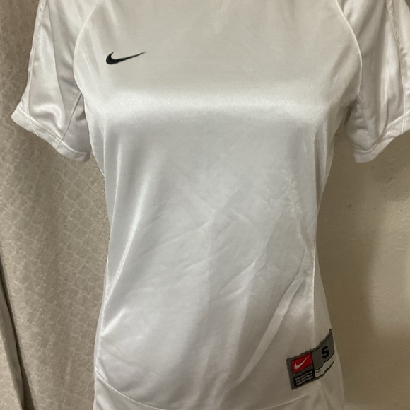 NIKE Team FIT DRY WOMEN'S SHIRT Nike Logo Size S White - Picture 2 of 7